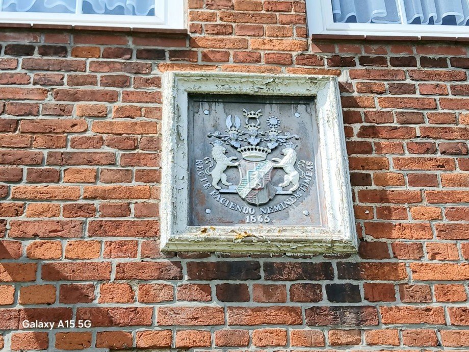 Baujahrs-Wappen Doppelhaush�lfte Rohlstorf