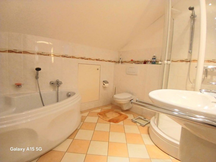 Vollbad en Suite - DG Einfamilienhaus Stockelsdorf