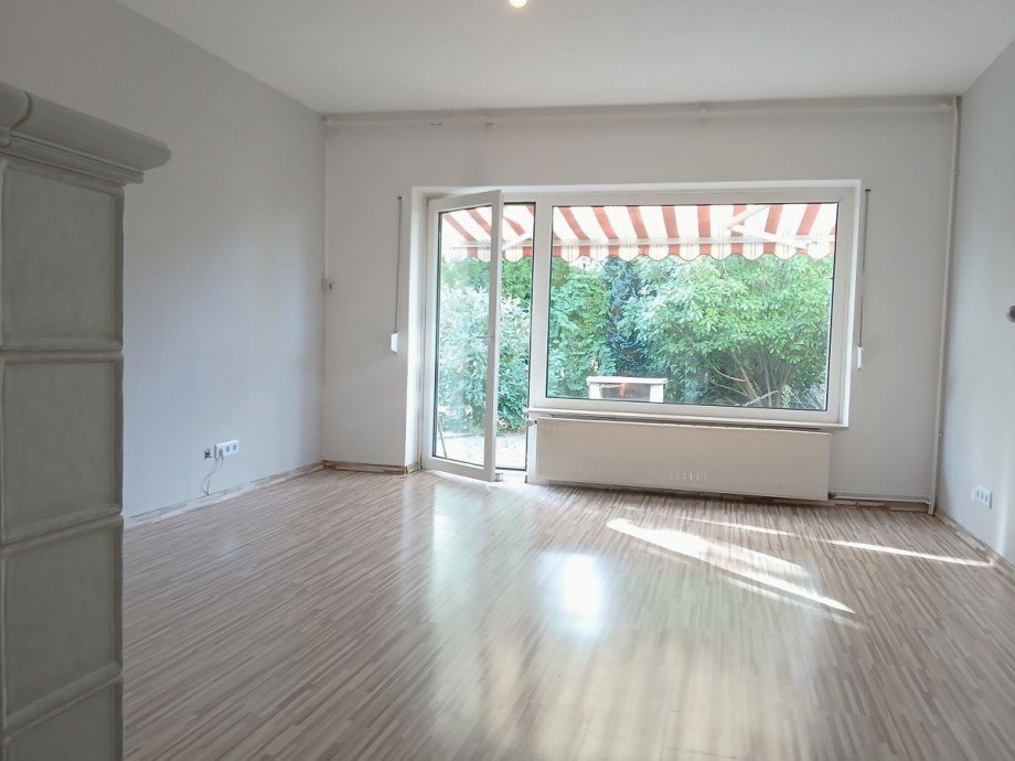 Wohnzimmer (Bild 1) Reihenendhaus L�beck