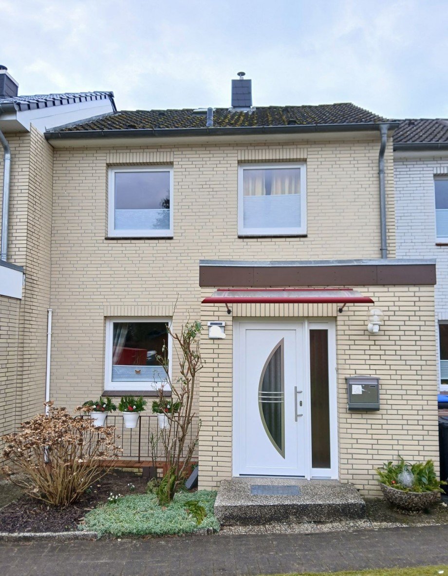 Frontansicht Reihenmittelhaus L�beck